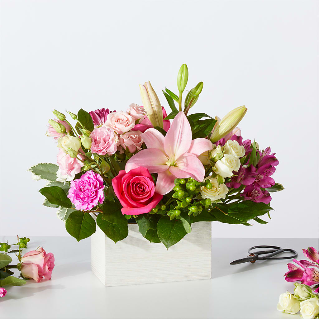 Sweetberry Box – A Florist Original – Flowersusa.net, Tontitown AR
