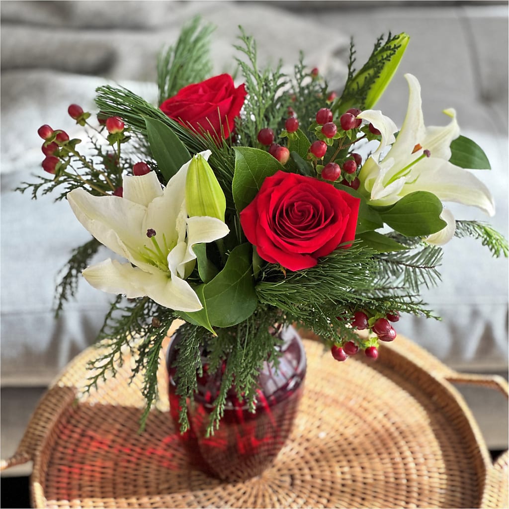 Evergreen Delight Bouquet –  Flowersusa.net, Tontitown AR